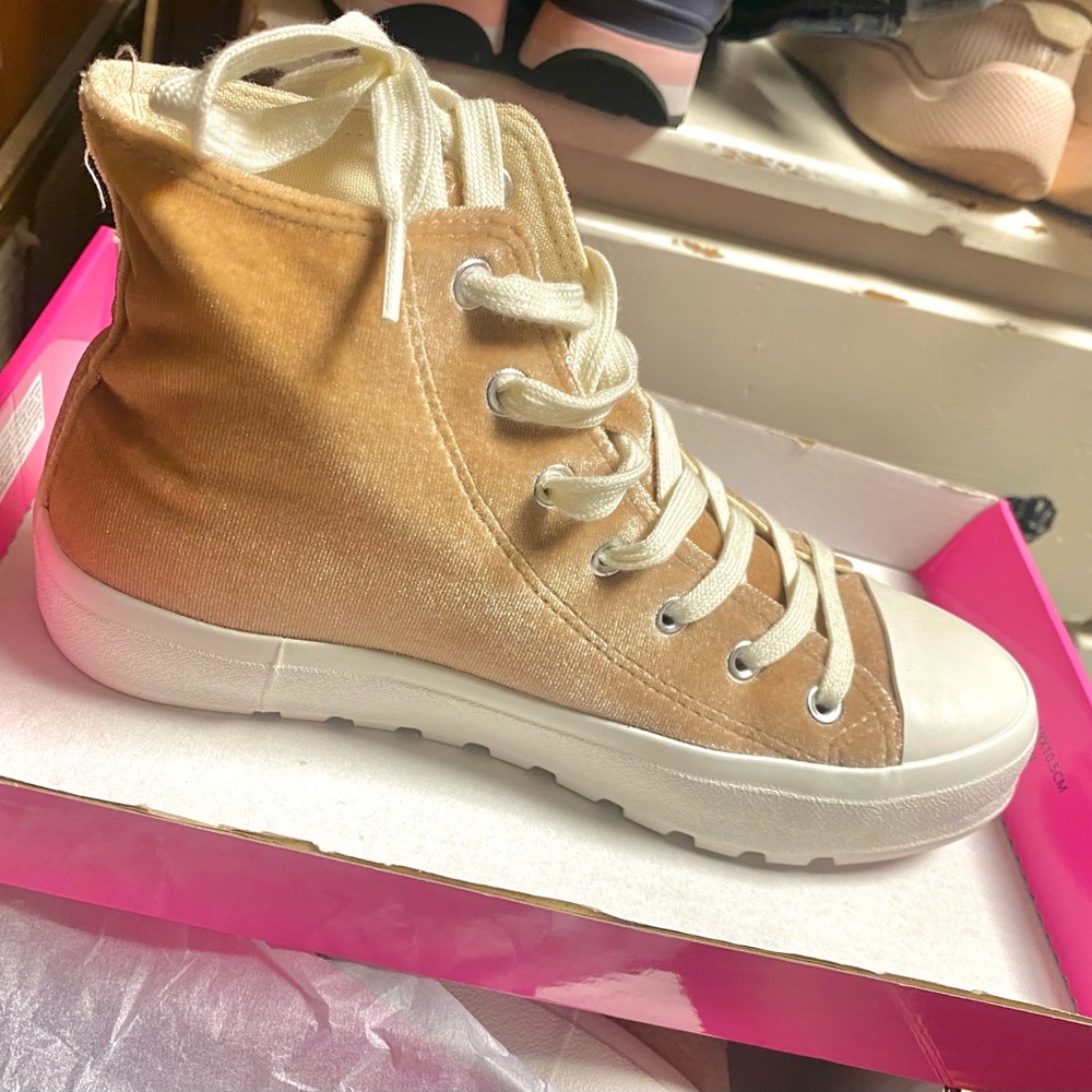Brand new in box. Size 8